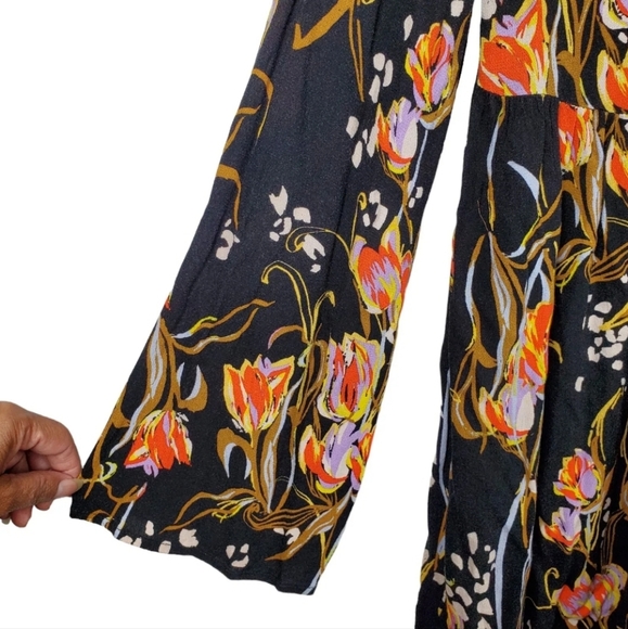 Free People Bella Black Floral Long Bell Sleeve Oversize Blouse Top Sz XS - Picture 3 of 5